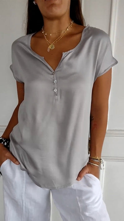 Marisa™ | T-Shirt mit V-Ausschnitt in lässiger Eleganz