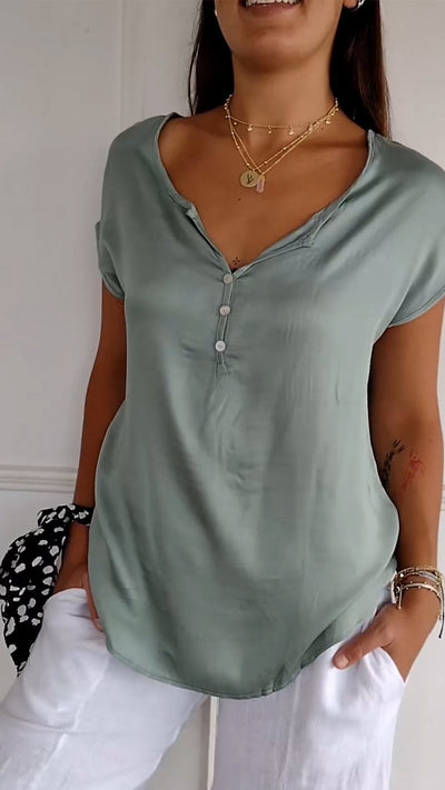 Marisa™ | T-Shirt mit V-Ausschnitt in lässiger Eleganz