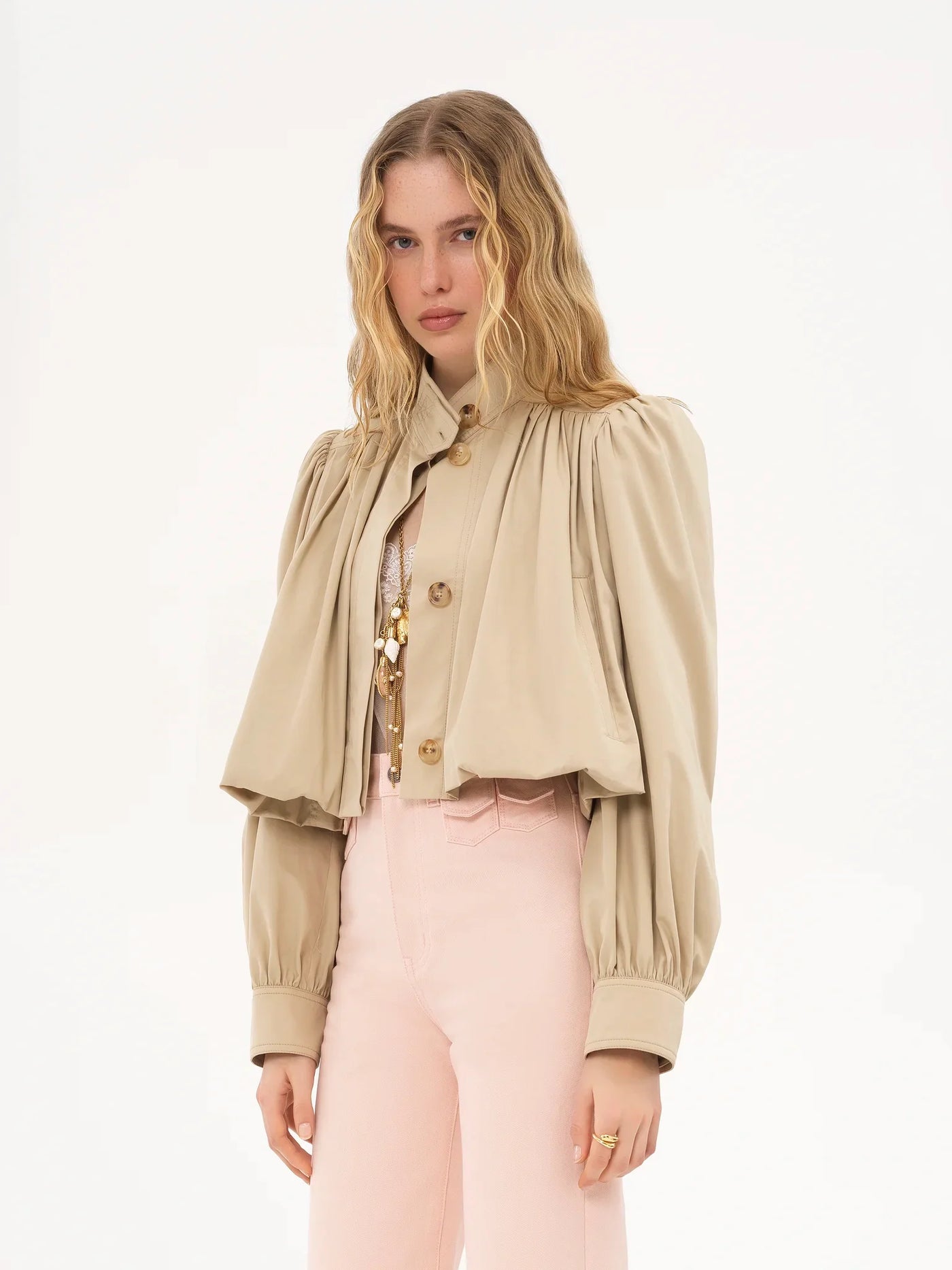 Luzette Cropped Bomberjacke | Weibliche Jacke mit Puffärmeln & Knöpfen